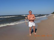 Jacek - dziadek na plaży