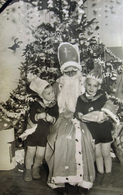 1957 - choinka w przedszkolu - z bratem Zbyszkiem
