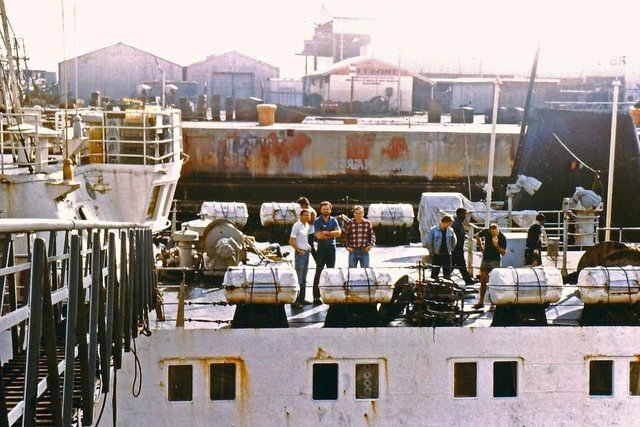1982r. na pokładzie trawlera - na suchym doku w Kapsztadzie
