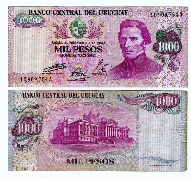 1000 Pesos - Uruguay